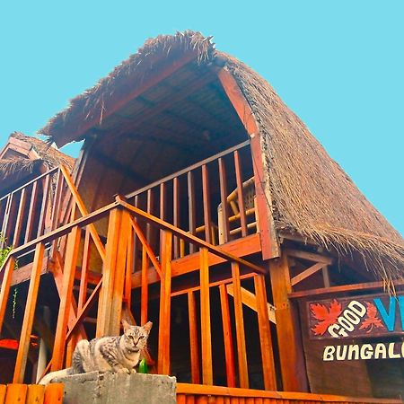 Good Vibes Bungalows Gili Trawangan Luaran gambar